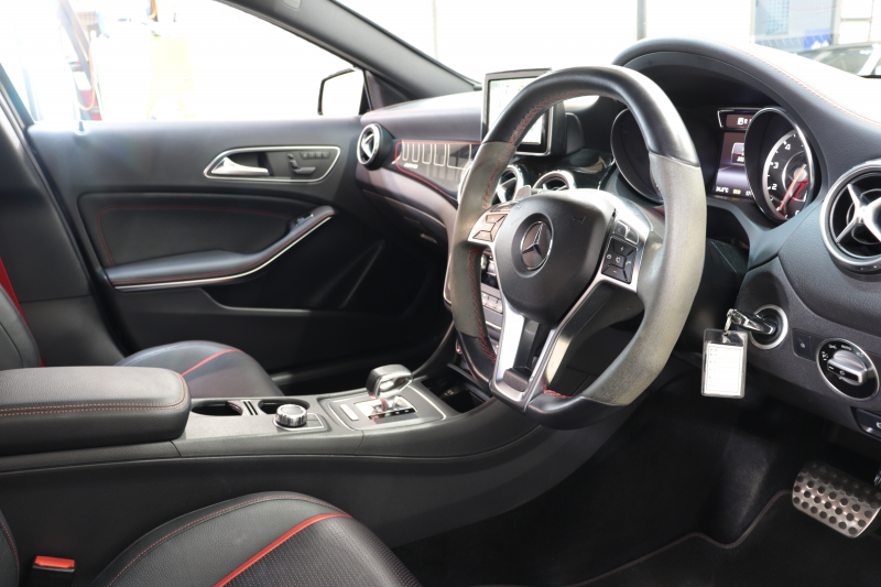 AMG GLA GLA45 4MATIC ｴﾃﾞｨｼｮﾝ1 AMGﾚｻﾞｰｴｸｽｸﾙｰｼﾌﾞ&ﾍﾞｰｼｯｸ&ﾚｰﾀﾞｰｾｰﾌﾃｨPKG　300台限定車 専用黒本革 HDDﾅﾋﾞTV ﾊﾞｯｸｶﾒﾗ PTS ｷｾﾉﾝﾗｲﾄ 自動Rｹﾞｰﾄ AMG専用装備&ﾁｭｰﾆﾝｸﾞ 専用ｴｱﾛ&20AW ﾊﾟﾅﾒﾘｶｰﾅｸﾞﾘﾙ 7AT　2年保証