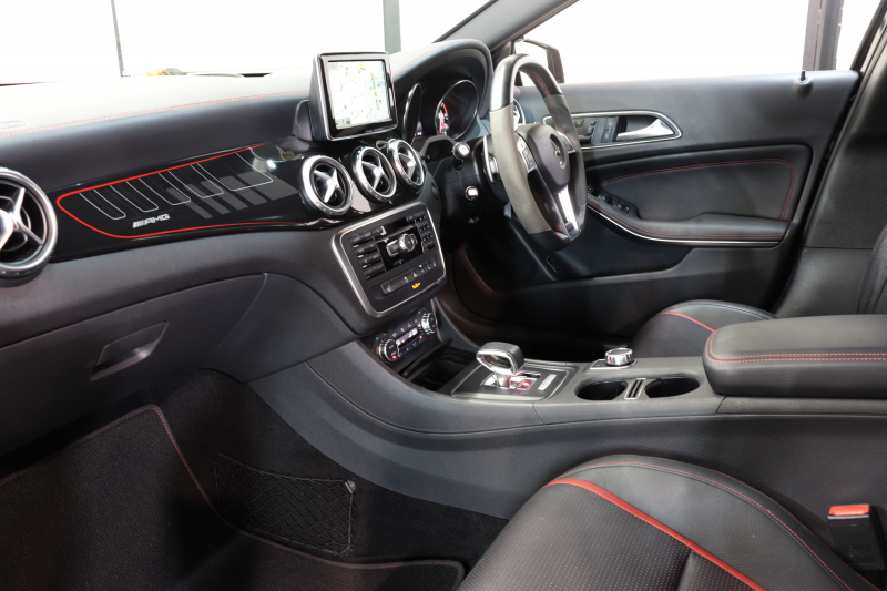 AMG GLA GLA45 4MATIC ｴﾃﾞｨｼｮﾝ1 AMGﾚｻﾞｰｴｸｽｸﾙｰｼﾌﾞ&ﾍﾞｰｼｯｸ&ﾚｰﾀﾞｰｾｰﾌﾃｨPKG　300台限定車 専用黒本革 HDDﾅﾋﾞTV ﾊﾞｯｸｶﾒﾗ PTS ｷｾﾉﾝﾗｲﾄ 自動Rｹﾞｰﾄ AMG専用装備&ﾁｭｰﾆﾝｸﾞ 専用ｴｱﾛ&20AW ﾊﾟﾅﾒﾘｶｰﾅｸﾞﾘﾙ 7AT　2年保証