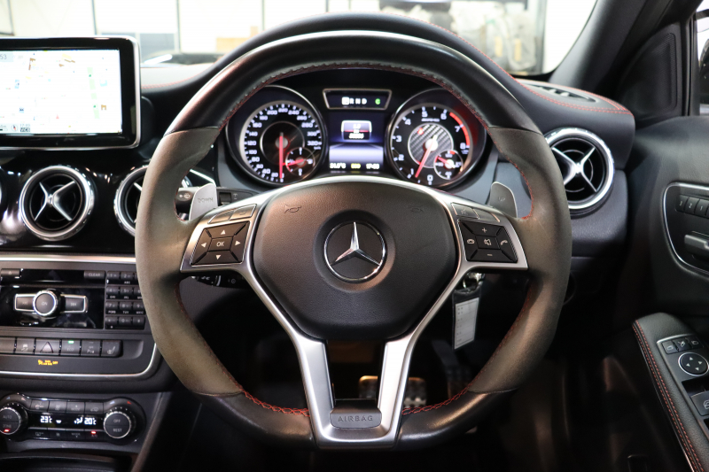 AMG GLA GLA45 4MATIC ｴﾃﾞｨｼｮﾝ1 AMGﾚｻﾞｰｴｸｽｸﾙｰｼﾌﾞ&ﾍﾞｰｼｯｸ&ﾚｰﾀﾞｰｾｰﾌﾃｨPKG　300台限定車 専用黒本革 HDDﾅﾋﾞTV ﾊﾞｯｸｶﾒﾗ PTS ｷｾﾉﾝﾗｲﾄ 自動Rｹﾞｰﾄ AMG専用装備&ﾁｭｰﾆﾝｸﾞ 専用ｴｱﾛ&20AW ﾊﾟﾅﾒﾘｶｰﾅｸﾞﾘﾙ 7AT　2年保証