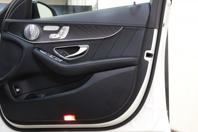 AMG Cクラス C43 4MATIC ｴｸｽｸﾙｰｼﾌﾞ&ﾚｰﾀﾞｰｾｰﾌﾃｨPKG　ｷｰﾚｽｺﾞｰ 黒本革 ﾊﾟﾉﾗﾏSR HDDﾅﾋﾞTV&ｷｬﾝｾﾗｰ BT音楽 ﾌﾞﾙﾒｽﾀｰ Bｶﾒﾗ PTS LEDﾗｲﾄ ﾊﾝｽﾞﾌﾘｰA AMG専用装備&ﾁｭｰﾆﾝｸﾞ 9AT　2年保証