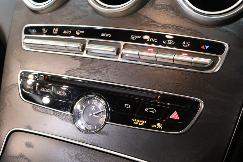 メルセデスベンツ Cクラス C200 AVG AMGﾗｲﾝ ﾚｰﾀﾞｰｾｰﾌﾃｨPKG　ｷｰﾚｽｺﾞｰ 黒革 ｼｰﾄﾋｰﾀｰ HDDﾅﾋﾞTV BT音楽 Bｶﾒﾗ PTS LEDﾗｲﾄ AMGｴｱﾛ&18AW ﾀﾞｲﾅﾐｯｸS ﾊﾟﾄﾞﾙｼﾌﾄ ｴｱｻｽ 7AT　2年保証