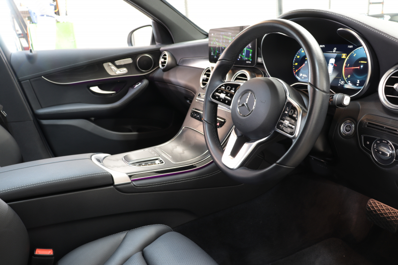 メルセデスベンツ GLC GLC220d 4MATIC ﾅｲﾄｴﾃﾞｨｼｮﾝ ﾚｰﾀﾞｰｾｰﾌﾃｨPKG　70台限定車 後期 ｷｰﾚｽｺﾞｰ 黒革 ﾊﾟﾉﾗﾏSR MBUXﾅﾋﾞTV BT音楽 360ｶﾒﾗ PTS LEDﾗｲﾄ 自動Rｹﾞｰﾄ AMGｴｱﾛ&19AW ﾜｲﾔﾚｽ充電 9AT　2年保証