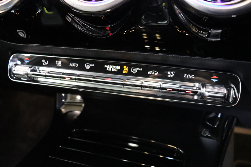 メルセデスベンツ Aクラス A250 4MATIC ｾﾀﾞﾝ AMGﾗｲﾝ AMGﾚｻﾞｰｴｸｽｸﾙｰｼﾌﾞ&ｱﾄﾞﾊﾞﾝｽﾄﾞ&ﾅﾋﾞｹﾞｰｼｮﾝ&ﾚｰﾀﾞｰｾｰﾌﾃｨPKG　ｷｰﾚｽｺﾞｰ 灰/黒本革 ﾊﾟﾉﾗﾏSR HUD MBUXﾅﾋﾞTV BT音楽 ｱﾄﾞﾊﾞﾝｽﾄﾞｻｳﾝﾄﾞ 360ｶﾒﾗ PTS LEDﾗｲﾄ ﾊﾝｽﾞﾌﾘｰA AMGｴｱﾛ&18AW ﾜｲﾔﾚｽ充電　2年保証