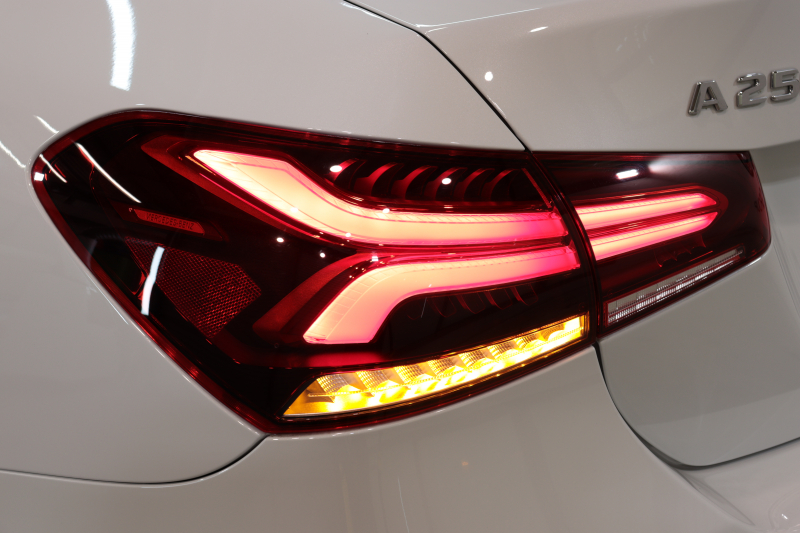 メルセデスベンツ Aクラス A250 4MATIC ｾﾀﾞﾝ AMGﾗｲﾝ AMGﾚｻﾞｰｴｸｽｸﾙｰｼﾌﾞ&ｱﾄﾞﾊﾞﾝｽﾄﾞ&ﾅﾋﾞｹﾞｰｼｮﾝ&ﾚｰﾀﾞｰｾｰﾌﾃｨPKG　ｷｰﾚｽｺﾞｰ 灰/黒本革 ﾊﾟﾉﾗﾏSR HUD MBUXﾅﾋﾞTV BT音楽 ｱﾄﾞﾊﾞﾝｽﾄﾞｻｳﾝﾄﾞ 360ｶﾒﾗ PTS LEDﾗｲﾄ ﾊﾝｽﾞﾌﾘｰA AMGｴｱﾛ&18AW ﾜｲﾔﾚｽ充電　2年保証