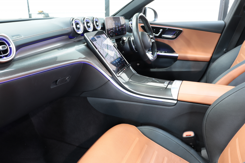 AMG Cクラス C43 ｽﾃｰｼｮﾝﾜｺﾞﾝ 4MATIC AMGﾅｲﾄ&ﾚｰﾀﾞｰｾｰﾌﾃｨPKG　BSG搭載 ｷｰﾚｽｺﾞｰ 茶/黒本革 ﾍﾞﾝﾁﾚｰﾀｰ ﾊﾟﾉﾗﾏSR ﾍｯﾄﾞｱｯﾌﾟD MBUXﾅﾋﾞTV ｽﾏﾎ連携 ﾌﾞﾙﾒｽﾀｰ 360ｶﾒﾗ PTS LEDﾗｲﾄ 自動ﾄﾗﾝｸ AMG専用装備&ﾁｭｰﾆﾝｸﾞ 9AT ﾘｱｱｸｽﾙｽﾃｱ　2年保証