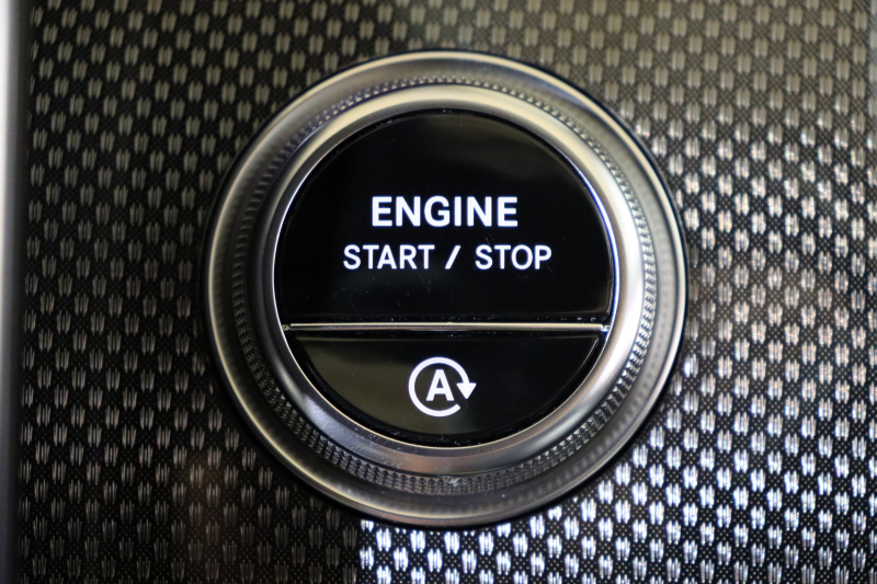 メルセデスベンツ Cクラス C220d ｽﾃｰｼｮﾝﾜｺﾞﾝ AVG AMGﾗｲﾝ ﾚｻﾞｰｴｸｽｸﾙｰｼﾌﾞ&ﾍﾞｰｼｯｸ&ﾚｰﾀﾞｰｾｰﾌﾃｨPKG　ISG搭載 ｷｰﾚｽｺﾞｰ 黒本革 ﾍｯﾄﾞｱｯﾌﾟD MBUXﾅﾋﾞTV&ARﾅﾋﾞ ｽﾏﾎ連携 360ｶﾒﾗ PTS LEDﾗｲﾄ ﾊﾝｽﾞﾌﾘｰA AMGｴｱﾛ&18AW 9AT 希少色ｾﾚﾅｲﾄｸﾞﾚｰ　2年保証