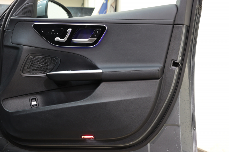 メルセデスベンツ Cクラス C220d ｽﾃｰｼｮﾝﾜｺﾞﾝ AVG AMGﾗｲﾝ ﾚｻﾞｰｴｸｽｸﾙｰｼﾌﾞ&ﾍﾞｰｼｯｸ&ﾚｰﾀﾞｰｾｰﾌﾃｨPKG　ISG搭載 ｷｰﾚｽｺﾞｰ 黒本革 ﾍｯﾄﾞｱｯﾌﾟD MBUXﾅﾋﾞTV&ARﾅﾋﾞ ｽﾏﾎ連携 360ｶﾒﾗ PTS LEDﾗｲﾄ ﾊﾝｽﾞﾌﾘｰA AMGｴｱﾛ&18AW 9AT 希少色ｾﾚﾅｲﾄｸﾞﾚｰ　2年保証