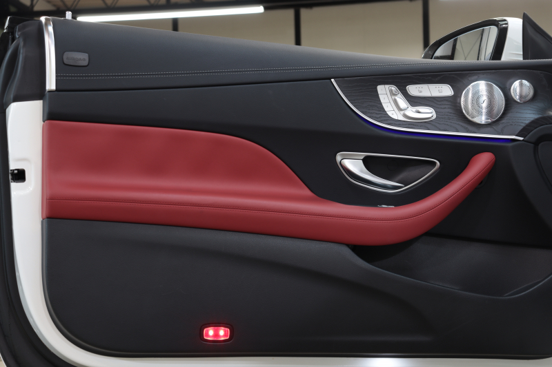 メルセデスベンツ Eクラス E200ｶﾌﾞﾘｵﾚ ｽﾎﾟｰﾂ ﾚｻﾞｰ&ﾚｰﾀﾞｰｾｰﾌﾃｨPKG　ｷｰﾚｽｺﾞｰ 赤/黒本革 ｴｱｽｶｰﾌ 赤幌 ﾍｯﾄﾞｱｯﾌﾟD HDDﾅﾋﾞTV ｽﾏﾎ連携 ﾌﾞﾙﾒｽﾀｰ 360ｶﾒﾗ PTS LEDﾗｲﾄ AMGｴｱﾛ&19AW ﾀﾞｲﾅﾐｯｸS ﾄﾞﾗﾌﾄｽﾄｯﾌﾟ 9AT　2年保証