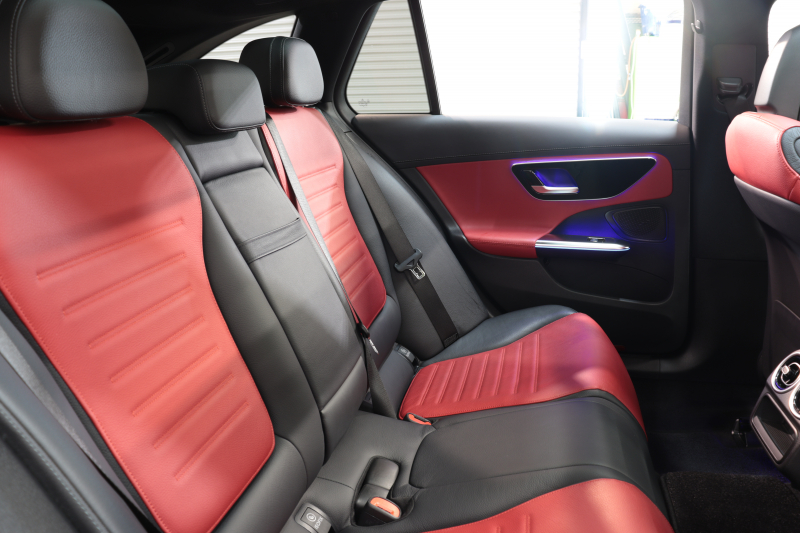 メルセデスベンツ Cクラス C220d ｽﾃｰｼｮﾝﾜｺﾞﾝ AVG AMGﾗｲﾝ ﾚｻﾞｰｴｸｽｸﾙｰｼﾌﾞ&ﾍﾞｰｼｯｸ&ﾚｰﾀﾞｰｾｰﾌﾃｨPKG　ISG搭載 ｷｰﾚｽｺﾞｰ 赤/黒本革 ﾊﾟﾉﾗﾏSR ﾍｯﾄﾞｱｯﾌﾟD MBUXﾅﾋﾞTV&ARﾅﾋﾞ ｽﾏﾎ連携 360ｶﾒﾗ PTS LEDﾗｲﾄ 自動Rｹﾞｰﾄ AMGｴｱﾛ&18AW ﾜｲﾔﾚｽ充電 9AT　2年保証
