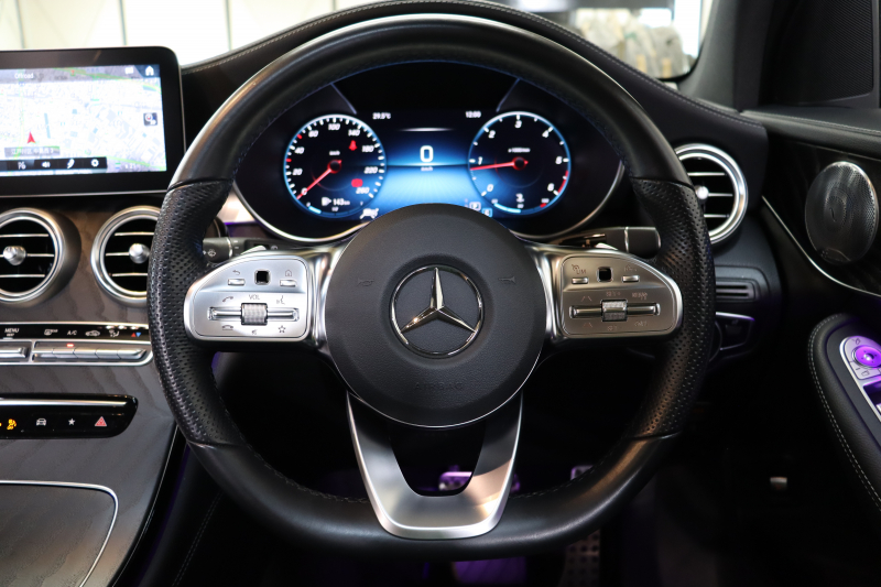 メルセデスベンツ GLC GLC220d 4MATIC AMGﾗｲﾝ ﾚｻﾞｰｴｸｽｸﾙｰｼﾌﾞ&ﾚｰﾀﾞｰｾｰﾌﾃｨPKG　後期 MEｺﾈｸﾄ ｷｰﾚｽｺﾞｰ 黒本革 ﾊﾟﾉﾗﾏSR MBUXﾅﾋﾞTV BT音楽 360ｶﾒﾗ PTS LEDﾗｲﾄ 自動Rｹﾞｰﾄ AMGｴｱﾛ&19AW ﾜｲﾔﾚｽ充電 9AT　2年保証