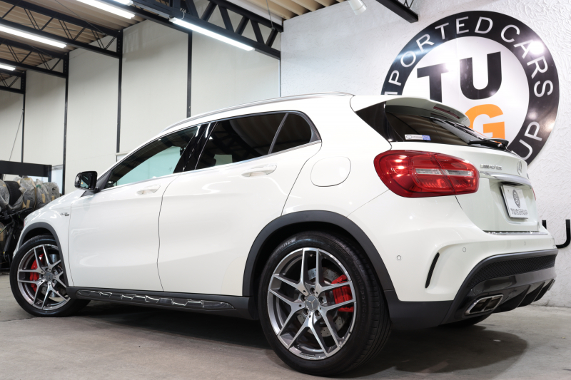 AMG GLA GLA45 4MATIC AMGﾚｻﾞｰｴｸｽｸﾙｰｼﾌﾞ&AMGｶｰﾎﾞﾝ&ﾍﾞｰｼｯｸ&ﾚｰﾀﾞｰｾｰﾌﾃｨPKG　中期 ｷｰﾚｽｺﾞｰ 黒本革 HDDﾅﾋﾞTV ﾊﾞｯｸｶﾒﾗ PTS ｷｾﾉﾝﾗｲﾄ 自動Rｹﾞｰﾄ AMG専用装備&ﾁｭｰﾆﾝｸﾞ AMGｴｱﾛ&19AW 7AT　2年保証