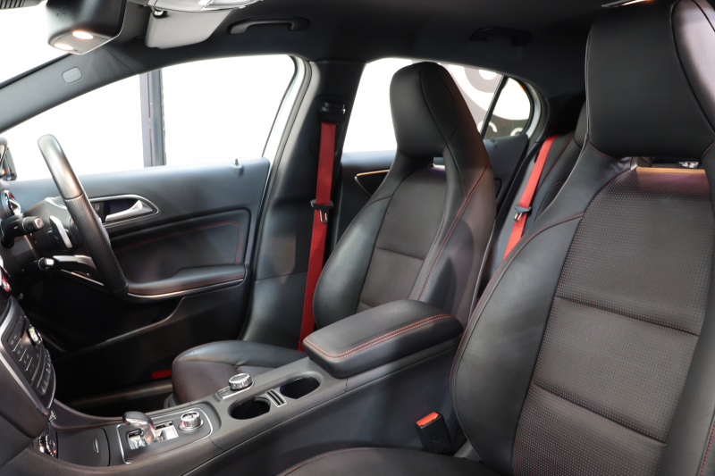 AMG GLA GLA45 4MATIC AMGﾚｻﾞｰｴｸｽｸﾙｰｼﾌﾞ&AMGｶｰﾎﾞﾝ&ﾍﾞｰｼｯｸ&ﾚｰﾀﾞｰｾｰﾌﾃｨPKG　中期 ｷｰﾚｽｺﾞｰ 黒本革 HDDﾅﾋﾞTV ﾊﾞｯｸｶﾒﾗ PTS ｷｾﾉﾝﾗｲﾄ 自動Rｹﾞｰﾄ AMG専用装備&ﾁｭｰﾆﾝｸﾞ AMGｴｱﾛ&19AW 7AT　2年保証