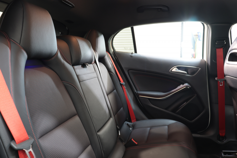AMG GLA GLA45 4MATIC AMGﾚｻﾞｰｴｸｽｸﾙｰｼﾌﾞ&AMGｶｰﾎﾞﾝ&ﾍﾞｰｼｯｸ&ﾚｰﾀﾞｰｾｰﾌﾃｨPKG　中期 ｷｰﾚｽｺﾞｰ 黒本革 HDDﾅﾋﾞTV ﾊﾞｯｸｶﾒﾗ PTS ｷｾﾉﾝﾗｲﾄ 自動Rｹﾞｰﾄ AMG専用装備&ﾁｭｰﾆﾝｸﾞ AMGｴｱﾛ&19AW 7AT　2年保証