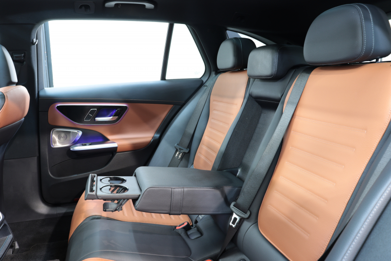 AMG Cクラス C43 ｽﾃｰｼｮﾝﾜｺﾞﾝ 4MATIC AMGﾅｲﾄ&ﾚｰﾀﾞｰｾｰﾌﾃｨPKG　BSG搭載 ｷｰﾚｽｺﾞｰ 茶/黒本革 ﾍﾞﾝﾁﾚｰﾀｰ ﾊﾟﾉﾗﾏSR ﾍｯﾄﾞｱｯﾌﾟD MBUXﾅﾋﾞTV ｽﾏﾎ連携 ﾌﾞﾙﾒｽﾀｰ 360ｶﾒﾗ PTS LEDﾗｲﾄ 自動Rｹﾞｰﾄ AMG専用装備&ﾁｭｰﾆﾝｸﾞ 9AT ﾘｱｱｸｽﾙｽﾃｱ　2年保証