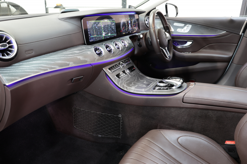 メルセデスベンツ CLS CLS450 4MATIC ｽﾎﾟｰﾂ ｴｸｽｸﾙｰｼﾌﾞ&ﾚｰﾀﾞｰｾｰﾌﾃｨPKG　ISG搭載 1ｵｰﾅｰ ｷｰﾚｽｺﾞｰ 茶本革 ﾍﾞﾝﾁﾚｰﾀｰ ｻﾝﾙｰﾌ ﾍｯﾄﾞｱｯﾌﾟD HDDﾅﾋﾞTV ｽﾏﾎ連携 ﾌﾞﾙﾒｽﾀｰ 360ｶﾒﾗ PTS LEDﾗｲﾄ 自動ﾄﾗﾝｸ ﾊﾝｽﾞﾌﾘｰA AMGｴｱﾛ&19AW ｴｱｻｽ 9AT　2年保証