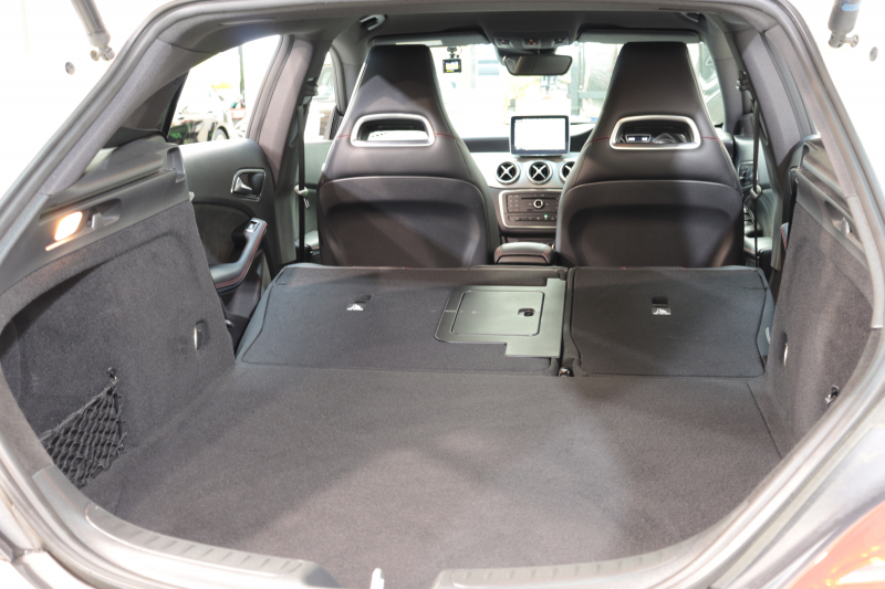 メルセデスベンツ CLAクラス CLA180 ｼｭｰﾃｨﾝｸﾞﾌﾞﾚｰｸ ｽﾎﾟｰﾂ ﾚｰﾀﾞｰｾｰﾌﾃｨPKG　中期 ｷｰﾚｽｺﾞｰ ﾌﾞﾗｯｸﾚｻﾞｰDINAMICAｼｰﾄ ｼｰﾄﾋｰﾀｰ HDDﾅﾋﾞTV ｽﾏﾎ連携 Bｶﾒﾗ PTS DSRC ｷｾﾉﾝﾗｲﾄ 自動Rｹﾞｰﾄ AMGｴｱﾛ&18AW 7AT　2年保証