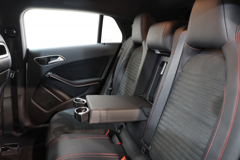 メルセデスベンツ CLAクラス CLA180 ｼｭｰﾃｨﾝｸﾞﾌﾞﾚｰｸ ｽﾎﾟｰﾂ ﾚｰﾀﾞｰｾｰﾌﾃｨPKG　中期 ｷｰﾚｽｺﾞｰ ﾌﾞﾗｯｸﾚｻﾞｰDINAMICAｼｰﾄ ｼｰﾄﾋｰﾀｰ HDDﾅﾋﾞTV ｽﾏﾎ連携 Bｶﾒﾗ PTS DSRC ｷｾﾉﾝﾗｲﾄ 自動Rｹﾞｰﾄ AMGｴｱﾛ&18AW 7AT　2年保証