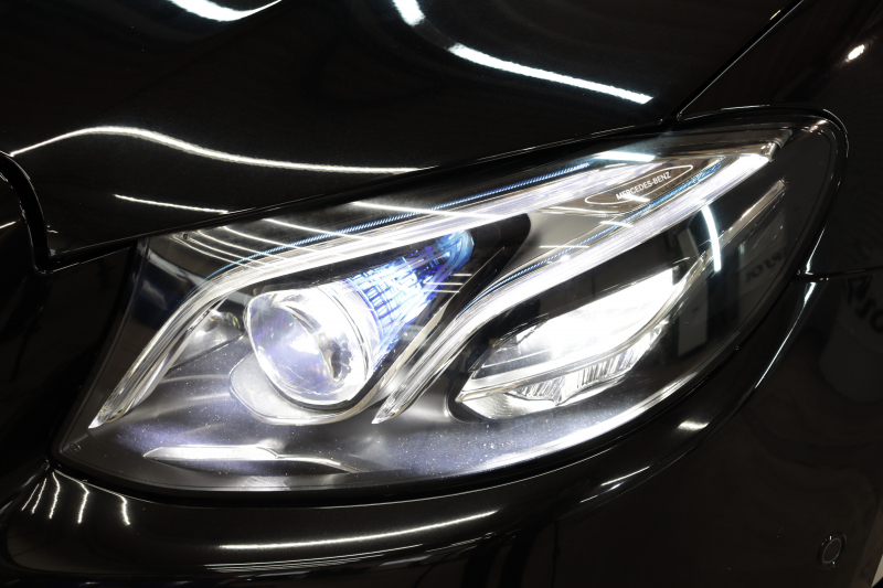 メルセデスベンツ Eクラス E250 AVG ｽﾎﾟｰﾂ ﾚｻﾞｰｴｸｽｸﾙｰｼﾌﾞ&ﾚｰﾀﾞｰｾｰﾌﾃｨPKG　ｷｰﾚｽｺﾞｰ 黒本革 ﾊﾟﾉﾗﾏSR ﾍｯﾄﾞｱｯﾌﾟD HDDﾅﾋﾞTV ｽﾏﾎ連携 ﾌﾞﾙﾒｽﾀｰ 360ｶﾒﾗ PTS LEDﾗｲﾄ ﾊﾝｽﾞﾌﾘｰA AMGｴｱﾛ&19AW ﾀﾞｲﾅﾐｯｸS 9AT　2年保証