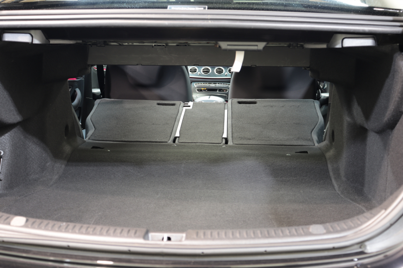 メルセデスベンツ Eクラス E220d ｽﾎﾟｰﾂ AMGﾗｲﾝｲﾝﾃﾘｱ&ﾚｰﾀﾞｰｾｰﾌﾃｨPKG　BSG搭載 後期 1ｵｰﾅｰ ｷｰﾚｽｺﾞｰ 黒本革 ﾊﾟﾉﾗﾏSR ﾍｯﾄﾞｱｯﾌﾟD MBUXﾅﾋﾞTV ｽﾏﾎ連携 360ｶﾒﾗ PTS LEDﾗｲﾄ AMGｴｱﾛ&19AW ﾜｲﾔﾚｽ充電 TVｷｬﾝｾﾗｰ 9AT　2年保証