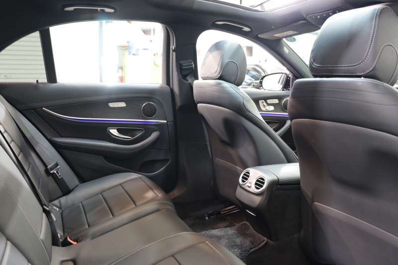 メルセデスベンツ Eクラス E220d ｽﾎﾟｰﾂ AMGﾗｲﾝｲﾝﾃﾘｱ&ﾚｰﾀﾞｰｾｰﾌﾃｨPKG　BSG搭載 後期 1ｵｰﾅｰ ｷｰﾚｽｺﾞｰ 黒本革 ﾊﾟﾉﾗﾏSR ﾍｯﾄﾞｱｯﾌﾟD MBUXﾅﾋﾞTV ｽﾏﾎ連携 360ｶﾒﾗ PTS LEDﾗｲﾄ AMGｴｱﾛ&19AW ﾜｲﾔﾚｽ充電 TVｷｬﾝｾﾗｰ 9AT　2年保証