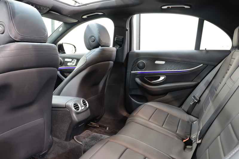 メルセデスベンツ Eクラス E220d ｽﾎﾟｰﾂ AMGﾗｲﾝｲﾝﾃﾘｱ&ﾚｰﾀﾞｰｾｰﾌﾃｨPKG　BSG搭載 後期 1ｵｰﾅｰ ｷｰﾚｽｺﾞｰ 黒本革 ﾊﾟﾉﾗﾏSR ﾍｯﾄﾞｱｯﾌﾟD MBUXﾅﾋﾞTV ｽﾏﾎ連携 360ｶﾒﾗ PTS LEDﾗｲﾄ AMGｴｱﾛ&19AW ﾜｲﾔﾚｽ充電 TVｷｬﾝｾﾗｰ 9AT　2年保証