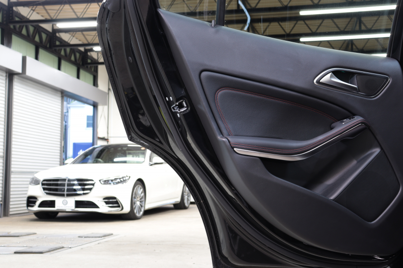 AMG GLA GLA45 4MATIC ﾚｰﾀﾞｰｾｰﾌﾃｨPKG　後期 ｷｰﾚｽｺﾞｰ 黒本革 SR HDDﾅﾋﾞTV ｽﾏﾎ連携 ﾊﾞｯｸｶﾒﾗ PTS LEDﾍｯﾄﾞﾗｲﾄ 自動Rｹﾞｰﾄ&ﾊﾝｽﾞﾌﾘｰA AMG専用装備&ﾁｭｰﾆﾝｸﾞ AMGｴｱﾛ&19AW 7AT　2年保証