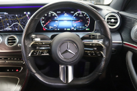 メルセデスベンツ Eクラス E200 ｽﾎﾟｰﾂ AMGﾗｲﾝｲﾝﾃﾘｱ&ｴｸｽｸﾙｰｼﾌﾞ&ﾚｰﾀﾞｰｾｰﾌﾃｨPKG　BSG搭載 後期 1ｵｰﾅｰ MEｺﾈｸﾄ ｷｰﾚｽｺﾞｰ 黒本革 ﾍｯﾄﾞｱｯﾌﾟD MBUXﾅﾋﾞTV&ARﾅﾋﾞ ｽﾏﾎ連携 ﾌﾞﾙﾒｽﾀｰ 360ｶﾒﾗ PTS LEDﾗｲﾄ 自動ﾄﾗﾝｸ AMGｴｱﾛ&19AW ﾜｲﾔﾚｽ充電 9AT　2年保証