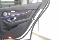 メルセデスベンツ Eクラス E200 ｽﾎﾟｰﾂ AMGﾗｲﾝｲﾝﾃﾘｱ&ｴｸｽｸﾙｰｼﾌﾞ&ﾚｰﾀﾞｰｾｰﾌﾃｨPKG　BSG搭載 後期 1ｵｰﾅｰ MEｺﾈｸﾄ ｷｰﾚｽｺﾞｰ 黒本革 ﾍｯﾄﾞｱｯﾌﾟD MBUXﾅﾋﾞTV&ARﾅﾋﾞ ｽﾏﾎ連携 ﾌﾞﾙﾒｽﾀｰ 360ｶﾒﾗ PTS LEDﾗｲﾄ 自動ﾄﾗﾝｸ AMGｴｱﾛ&19AW ﾜｲﾔﾚｽ充電 9AT　2年保証