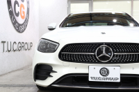 メルセデスベンツ Eクラス E200 ｽﾎﾟｰﾂ AMGﾗｲﾝｲﾝﾃﾘｱ&ｴｸｽｸﾙｰｼﾌﾞ&ﾚｰﾀﾞｰｾｰﾌﾃｨPKG　BSG搭載 後期 1ｵｰﾅｰ MEｺﾈｸﾄ ｷｰﾚｽｺﾞｰ 黒本革 ﾍｯﾄﾞｱｯﾌﾟD MBUXﾅﾋﾞTV&ARﾅﾋﾞ ｽﾏﾎ連携 ﾌﾞﾙﾒｽﾀｰ 360ｶﾒﾗ PTS LEDﾗｲﾄ 自動ﾄﾗﾝｸ AMGｴｱﾛ&19AW ﾜｲﾔﾚｽ充電 9AT　2年保証【期間限定在庫】