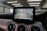 メルセデスベンツ CLAクラス CLA180ｽﾎﾟｰﾂ AMGﾚｻﾞｰｴｸｽｸﾙｰｼﾌﾞ&ﾚｰﾀﾞｰｾｰﾌﾃｨPKG　後期 ｷｰﾚｽｺﾞｰ 黒本革 ﾊﾟﾉﾗﾏSR HDDﾅﾋﾞTV ｽﾏﾎ連携 harman/kardon ﾊﾞｯｸｶﾒﾗ PTS LEDﾗｲﾄ AMGｴｱﾛ&18AW ﾀﾞｲﾅﾐｯｸS 7AT　2年保証