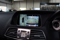 メルセデスベンツ Eクラス E250ｶﾌﾞﾘｵﾚ AMGｽﾎﾟｰﾂ&ﾚｰﾀﾞｰｾｰﾌﾃｨPKG　後期 1ｵｰﾅｰ ｷｰﾚｽｺﾞｰ 茶本革 ｴｱｽｶｰﾌ HDDﾅﾋﾞTV BT音楽 360ｶﾒﾗ PTS LEDﾗｲﾄ AMGｴｱﾛ&18AW 黒幌　2年保証