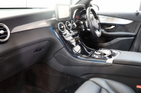 メルセデスベンツ GLC GLC220d 4MATIC ｽﾎﾟｰﾂ 本革仕様 ﾚｰﾀﾞｰｾｰﾌﾃｨPKG　1ｵｰﾅｰ ｷｰﾚｽｺﾞｰ 黒本革 ﾊﾟﾉﾗﾏSR ﾍｯﾄﾞｱｯﾌﾟD HDDﾅﾋﾞTV BT音楽 ﾌﾞﾙﾒｽﾀｰ 360ｶﾒﾗ PTS LEDﾗｲﾄ 自動Rｹﾞｰﾄ ﾊﾝｽﾞﾌﾘｰA AMGｴｱﾛ&19AW 9AT　2年保証