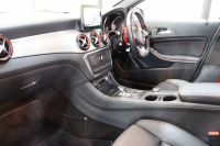 AMG GLA GLA45 4MATIC ﾚｰﾀﾞｰｾｰﾌﾃｨPKG　中期 ｷｰﾚｽｺﾞｰ 黒本革 ﾊﾟﾉﾗﾏSR HDDﾅﾋﾞTV ｽﾏﾎ連携 ﾊﾞｯｸｶﾒﾗ PTS ｷｾﾉﾝﾗｲﾄ 自動Rｹﾞｰﾄ AMG専用装備&ﾁｭｰﾆﾝｸﾞ 7AT　2年保証