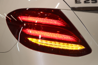 メルセデスベンツ Eクラス E250 AVG ｽﾎﾟｰﾂ ｴｸｽｸﾙｰｼﾌﾞ&ﾚｰﾀﾞｰｾｰﾌﾃｨPKG　1ｵｰﾅｰ 黒本革 ﾊﾟﾉﾗﾏSR ﾍｯﾄﾞｱｯﾌﾟD HDDﾅﾋﾞTV ｽﾏﾎ連携 ﾌﾞﾙﾒｽﾀｰ 360ｶﾒﾗ PTS LEDﾗｲﾄ 自動ﾄﾗﾝｸ ﾊﾝｽﾞﾌﾘｰA AMGｴｱﾛ&19AW ﾀﾞｲﾅﾐｯｸｾﾚｸﾄ 9AT　2年保証