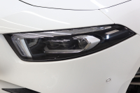 メルセデスベンツ Aクラス A180ｽﾀｲﾙ AMGﾗｲﾝ AMGﾚｻﾞｰｴｸｽｸﾙｰｼﾌﾞ&ﾅﾋﾞｹﾞｰｼｮﾝ&ﾚｰﾀﾞｰｾｰﾌﾃｨPKG　1ｵｰﾅｰ ｷｰﾚｽｺﾞｰ 赤/黒本革 ﾊﾟﾉﾗﾏSR MBUXﾅﾋﾞTV BT音楽 ﾊﾞｯｸｶﾒﾗ PTS LEDﾗｲﾄ AMGｴｱﾛ&18AW ﾀﾞｲﾅﾐｯｸｾﾚｸﾄ ﾜｲﾔﾚｽ充電 7AT　2年保証