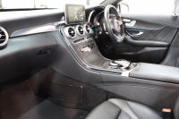 メルセデスベンツ Cクラス C200 AVG AMGﾗｲﾝ ﾚｻﾞｰｴｸｽｸﾙｰｼﾌﾞ&ﾚｰﾀﾞｰｾｰﾌﾃｨPKG　1ｵｰﾅｰ ｷｰﾚｽｺﾞｰ 黒本革 ﾊﾟﾉﾗﾏSR HUD HDDﾅﾋﾞTV BT音楽 ﾊﾞｯｸｶﾒﾗ PTS LEDﾗｲﾄ 自動ﾄﾗﾝｸ ｴｱﾊﾞﾗﾝｽPKG AMGｴｱﾛ&18AW ｴｱｻｽ　2年保証