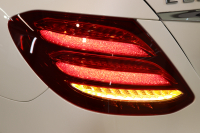 メルセデスベンツ Eクラス E200 AVG AMGﾗｲﾝ ｴｸｽｸﾙｰｼﾌﾞ&ﾚｰﾀﾞｰｾｰﾌﾃｨPKG　BSG搭載 中期 NEWｽﾃｱﾘﾝｸﾞ ｷｰﾚｽｺﾞｰ 黒本革 ﾊﾟﾉﾗﾏSR ﾍｯﾄﾞｱｯﾌﾟD HDDﾅﾋﾞTV ｽﾏﾎ連携 ﾌﾞﾙﾒｽﾀｰ 360ｶﾒﾗ PTS LEDﾗｲﾄ 自動ﾄﾗﾝｸ AMGｴｱﾛ&19AW ﾀﾞｲﾅﾐｯｸｾﾚｸﾄ 9AT　2年保証