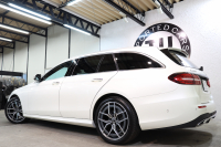 メルセデスベンツ Eクラス E200ｽﾃｰｼｮﾝﾜｺﾞﾝ ｽﾎﾟｰﾂ AMGﾗｲﾝｲﾝﾃﾘｱ&ｴｸｽｸﾙｰｼﾌﾞ&ﾚｰﾀﾞｰｾｰﾌﾃｨPKG　後期 ｷｰﾚｽｺﾞｰ 黒本革 ﾊﾟﾉﾗﾏSR ﾍｯﾄﾞｱｯﾌﾟD MBUXﾅﾋﾞTV&ARﾅﾋﾞ 360ｶﾒﾗ PTS LEDﾗｲﾄ 自動Rｹﾞｰﾄ AMGｴｱﾛ&19AW ﾀﾞｲﾅﾐｯｸS 9AT　2年保証