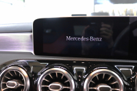 メルセデスベンツ Aクラス A180ｽﾀｲﾙ AMGﾗｲﾝ AMGﾚｻﾞｰｴｸｽｸﾙｰｼﾌﾞ&ｱﾄﾞﾊﾞﾝｽﾄﾞ&ﾅﾋﾞｹﾞｰｼｮﾝ&ﾚｰﾀﾞｰｾｰﾌﾃｨPKG　ｷｰﾚｽｺﾞｰ 赤/黒本革 ﾍｯﾄﾞｱｯﾌﾟD MBUXﾅﾋﾞTV BT音楽 ｱﾄﾞﾊﾞﾝｽﾄﾞｻｳﾝﾄﾞ 360ｶﾒﾗ PTS LEDﾗｲﾄ AMGｴｱﾛ&18AW ﾜｲﾔﾚｽ充電　2年保証