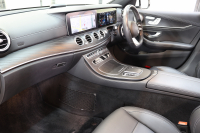 メルセデスベンツ Eクラス E300 ｽﾎﾟｰﾂ ｴｸｽｸﾙｰｼﾌﾞ&ﾚｰﾀﾞｰｾｰﾌﾃｨPKG　後期 MEｺﾈｸﾄ ｷｰﾚｽｺﾞｰ 黒本革 ﾊﾟﾉﾗﾏSR ﾍｯﾄﾞｱｯﾌﾟD MBUXﾅﾋﾞTV ｽﾏﾎ連携 ﾌﾞﾙﾒｽﾀｰ 360ｶﾒﾗ PTS LEDﾗｲﾄ 自動ﾄﾗﾝｸ AMGｴｱﾛ&19AW ﾀﾞｲﾅﾐｯｸS ｴｱｻｽ 9AT　2年保証