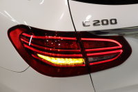 メルセデスベンツ Cクラス C200ｽﾃｰｼｮﾝﾜｺﾞﾝ 4MATIC AVG AMGﾗｲﾝ ﾚｻﾞｰｴｸｽｸﾙｰｼﾌﾞ&ﾚｰﾀﾞｰｾｰﾌﾃｨPKG　BSG搭載 ｷｰﾚｽｺﾞｰ 赤本革 ﾊﾟﾉﾗﾏSR ﾍｯﾄﾞｱｯﾌﾟD HDDﾅﾋﾞTV ｽﾏﾎ連携 ﾌﾞﾙﾒｽﾀｰ ﾊﾞｯｸｶﾒﾗ PTS LEDﾗｲﾄ ﾊﾝｽﾞﾌﾘｰA AMGｴｱﾛ&18AW ｴｱｻｽ 9AT　2年保証