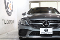 メルセデスベンツ Cクラス C200ｽﾃｰｼｮﾝﾜｺﾞﾝ AVG AMGﾗｲﾝ ﾚｻﾞｰｴｸｽｸﾙｰｼﾌﾞ&ﾚｰﾀﾞｰｾｰﾌﾃｨPKG　BSG搭載 後期 1ｵｰﾅｰ 赤本革 ﾊﾟﾉﾗﾏSR HUD HDDﾅﾋﾞTV ｽﾏﾎ連携 ﾌﾞﾙﾒｽﾀｰ ﾊﾞｯｸｶﾒﾗ PTS LEDﾗｲﾄ ﾊﾝｽﾞﾌﾘｰA AMGｴｱﾛ&18AW ｴｱｻｽ 9AT 希少色ｾﾚﾅｲﾄｸﾞﾚｰM　2年保証