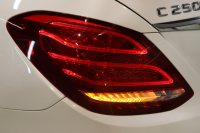 メルセデスベンツ Cクラス C250 ｽﾎﾟｰﾂ ﾚｻﾞｰｴｸｽｸﾙｰｼﾌﾞ&ﾚｰﾀﾞｰｾｰﾌﾃｨPKG ｷｰﾚｽｺﾞｰ 黒本革 HUD HDDﾅﾋﾞTV ﾌﾞﾙﾒｽﾀ BT音楽 ﾊﾞｯｸｶﾒﾗ PTS LEDﾗｲﾄ 自動ﾄﾗﾝｸ ｴｱﾊﾞﾗﾝｽPKG AMGｴｱﾛ&18AW ｴｱｻｽ　2年保証