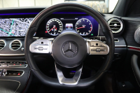 メルセデスベンツ Eクラス E300ｽﾃｰｼｮﾝﾜｺﾞﾝ AVG ｽﾎﾟｰﾂ ｴｸｽｸﾙｰｼﾌﾞ&ﾚｰﾀﾞｰｾｰﾌﾃｨPKG　中期 NEWｽﾃｱﾘﾝｸﾞ ｷｰﾚｽｺﾞｰ 黒本革 ﾊﾟﾉﾗﾏSR ﾍｯﾄﾞｱｯﾌﾟD HDDﾅﾋﾞTV ｽﾏﾎ連携 ﾌﾞﾙﾒｽﾀｰ 360ｶﾒﾗ PTS LEDﾗｲﾄ ﾊﾝｽﾞﾌﾘｰA AMGｴｱﾛ&19AW ﾀﾞｲﾅﾐｯｸS 9AT　2年保証