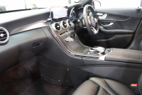 メルセデスベンツ Cクラス C200 AVG AMGﾗｲﾝ ﾚｻﾞｰｴｸｽｸﾙｰｼﾌﾞ&ﾚｰﾀﾞｰｾｰﾌﾃｨPKG　BSG搭載 後期 ｷｰﾚｽｺﾞｰ 黒本革 ﾍｯﾄﾞｱｯﾌﾟD HDDﾅﾋﾞTV ｽﾏﾎ連携 ﾌﾞﾙﾒｽﾀｰ ﾊﾞｯｸｶﾒﾗ PTS LEDﾗｲﾄ ﾊﾝｽﾞﾌﾘｰA AMGｴｱﾛ&18AW ﾀﾞｲﾅﾐｯｸS ｴｱｻｽ 9AT　2年保証