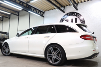 メルセデスベンツ Eクラス E300ｽﾃｰｼｮﾝﾜｺﾞﾝ AVG ｽﾎﾟｰﾂ ｴｸｽｸﾙｰｼﾌﾞ&ﾚｰﾀﾞｰｾｰﾌﾃｨPKG　中期 NEWｽﾃｱﾘﾝｸﾞ ｷｰﾚｽｺﾞｰ 黒本革 ﾊﾟﾉﾗﾏSR ﾍｯﾄﾞｱｯﾌﾟD HDDﾅﾋﾞTV ｽﾏﾎ連携 ﾌﾞﾙﾒｽﾀｰ 360ｶﾒﾗ PTS LEDﾗｲﾄ ﾊﾝｽﾞﾌﾘｰA AMGｴｱﾛ&19AW ﾀﾞｲﾅﾐｯｸS 9AT　2年保証