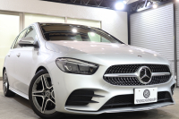 メルセデスベンツ Bクラス B180 AMGﾗｲﾝ AMGﾚｻﾞｰｴｸｽｸﾙｰｼﾌﾞ&ｱﾄﾞﾊﾞﾝｽﾄﾞ&ﾅﾋﾞｹﾞｰｼｮﾝ&ﾚｰﾀﾞｰｾｰﾌﾃｨPKG　ｷｰﾚｽｺﾞｰ 赤/黒本革 ﾍｯﾄﾞｱｯﾌﾟD MBUXﾅﾋﾞTV BT音楽 ｱﾄﾞﾊﾞﾝｽﾄﾞｻｳﾝﾄﾞ 360ｶﾒﾗ PTS LEDﾗｲﾄ 自動Rｹﾞｰﾄ ﾊﾝｽﾞﾌﾘｰA AMGｴｱﾛ&18AW ﾜｲﾔﾚｽ充電 7AT　2年保証
