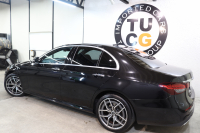 メルセデスベンツ Eクラス E200 ｽﾎﾟｰﾂ AMGﾗｲﾝｲﾝﾃﾘｱ&ｴｸｽｸﾙｰｼﾌﾞ&ﾚｰﾀﾞｰｾｰﾌﾃｨPKG　BSG搭載 後期 ｷｰﾚｽｺﾞｰ 黒本革 ﾍｯﾄﾞｱｯﾌﾟD MBUXﾅﾋﾞTV ｽﾏﾎ連携 ﾌﾞﾙﾒｽﾀｰ 360ｶﾒﾗ PTS LEDﾗｲﾄ 自動ﾄﾗﾝｸ AMGｴｱﾛ&19AW ﾜｲﾔﾚｽ充電 9AT　2年保証