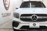 メルセデスベンツ GLB GLB200d 4MATIC AMGﾗｲﾝ AMGﾚｻﾞｰｴｸｽｸﾙｰｼﾌﾞ&ﾅﾋﾞｹﾞｰｼｮﾝ&ﾚｰﾀﾞｰｾｰﾌﾃｨPKG　ｷｰﾚｽｺﾞｰ 赤/黒本革 ﾊﾟﾉﾗﾏSR ﾍｯﾄﾞｱｯﾌﾟD MBUXﾅﾋﾞTV ｽﾏﾎ連携 360ｶﾒﾗ PTS LEDﾗｲﾄ ﾊﾝｽﾞﾌﾘｰA AMGｴｱﾛ&19AW ﾜｲﾔﾚｽ充電 8AT　新車保証継承可