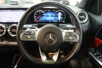 メルセデスベンツ GLB GLB200d 4MATIC AMGﾗｲﾝ AMGﾚｻﾞｰｴｸｽｸﾙｰｼﾌﾞ&ﾅﾋﾞｹﾞｰｼｮﾝ&ﾚｰﾀﾞｰｾｰﾌﾃｨPKG　ｷｰﾚｽｺﾞｰ 赤/黒本革 ﾊﾟﾉﾗﾏSR ﾍｯﾄﾞｱｯﾌﾟD MBUXﾅﾋﾞTV ｽﾏﾎ連携 360ｶﾒﾗ PTS LEDﾗｲﾄ ﾊﾝｽﾞﾌﾘｰA AMGｴｱﾛ&19AW ﾜｲﾔﾚｽ充電 8AT　新車保証継承可
